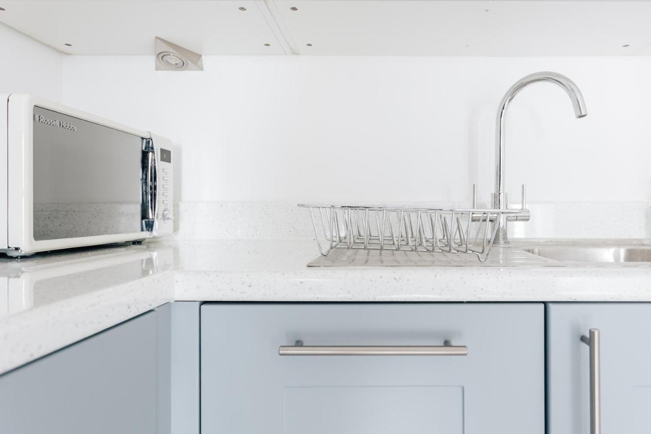 Contemporary Two Bedroom Duplex - Secluded Residence With Parking In A Prime Central Location Bournemouth Esterno foto