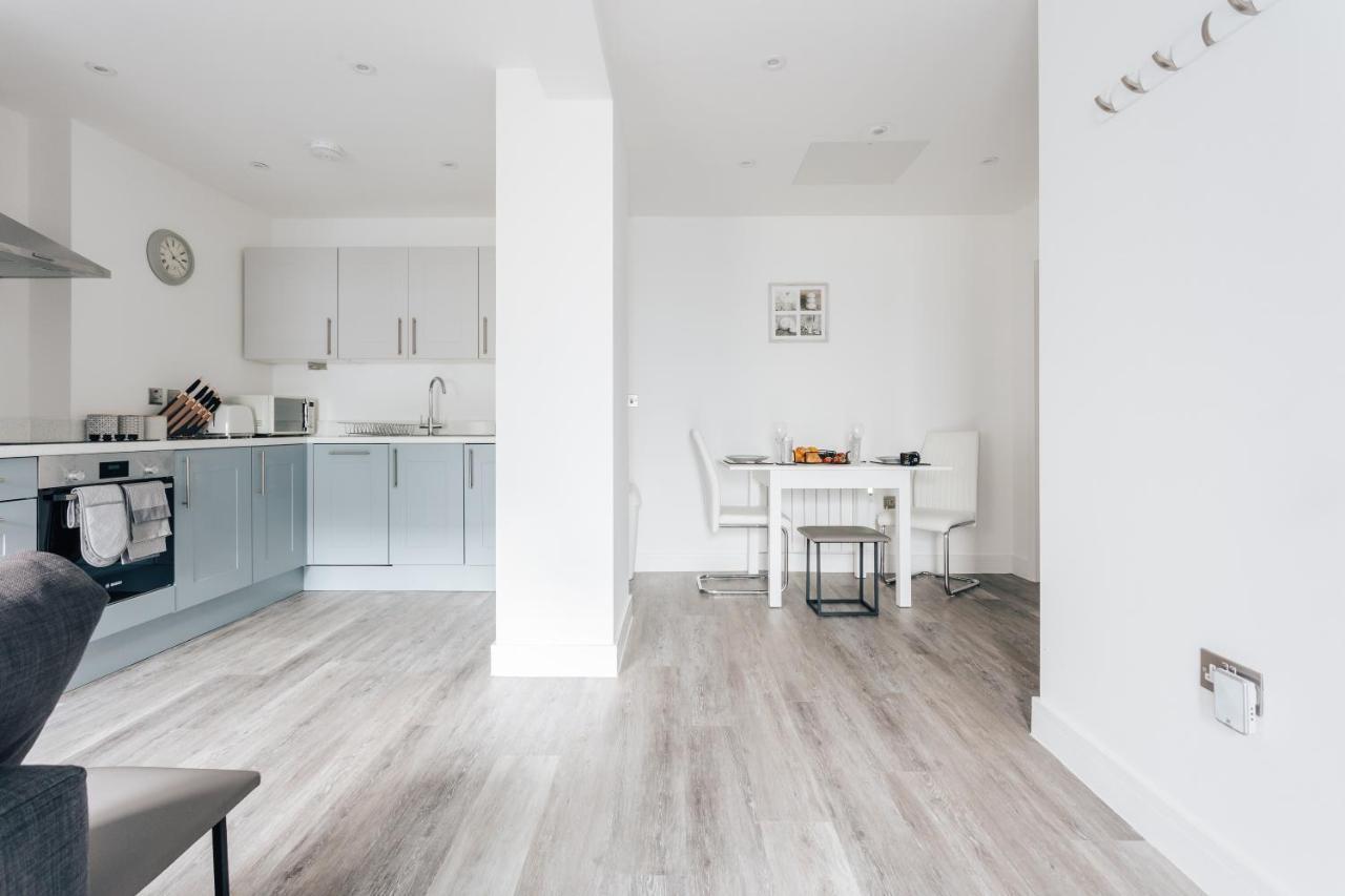 Contemporary Two Bedroom Duplex - Secluded Residence With Parking In A Prime Central Location Bournemouth Esterno foto