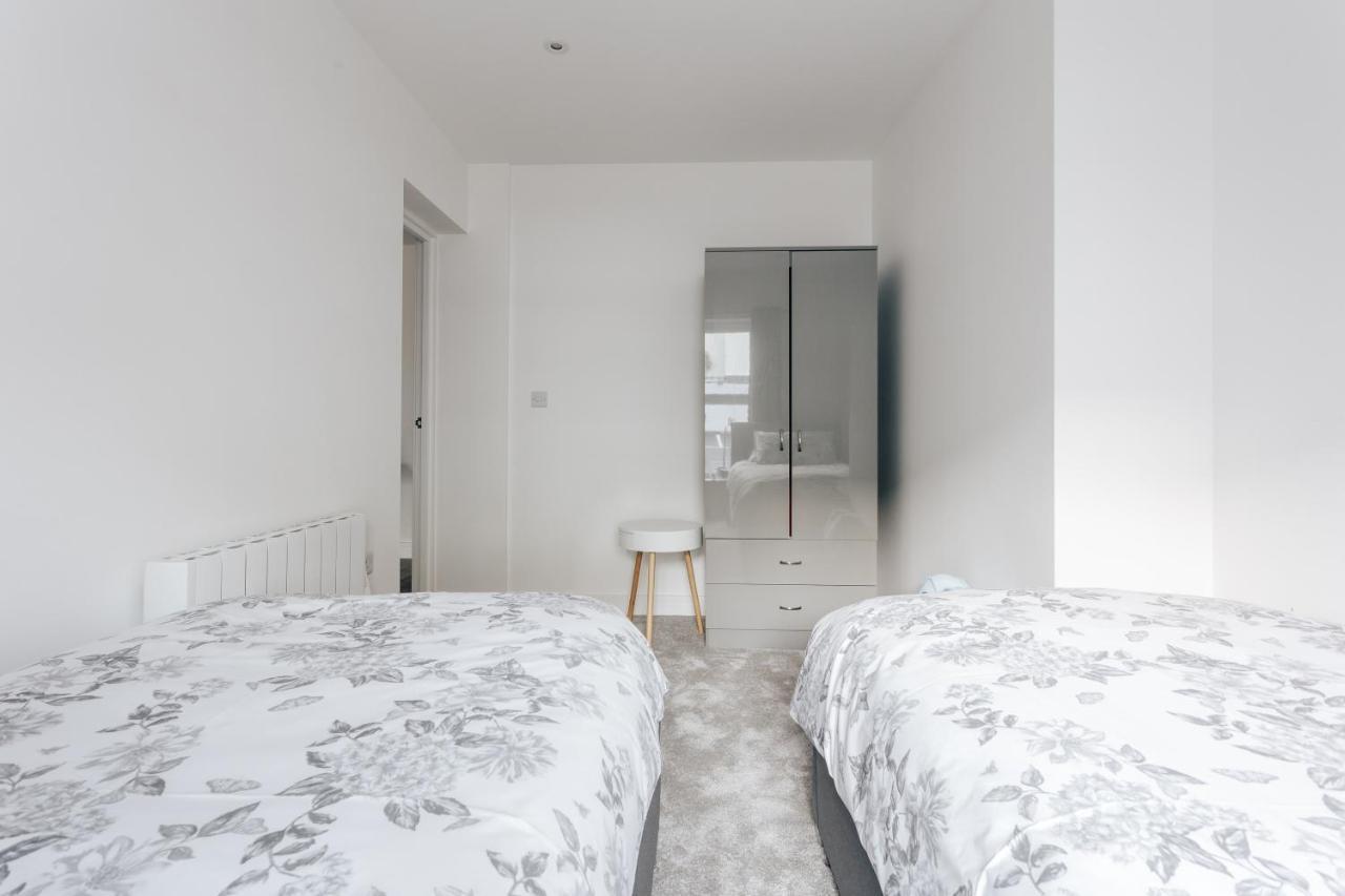 Contemporary Two Bedroom Duplex - Secluded Residence With Parking In A Prime Central Location Bournemouth Esterno foto