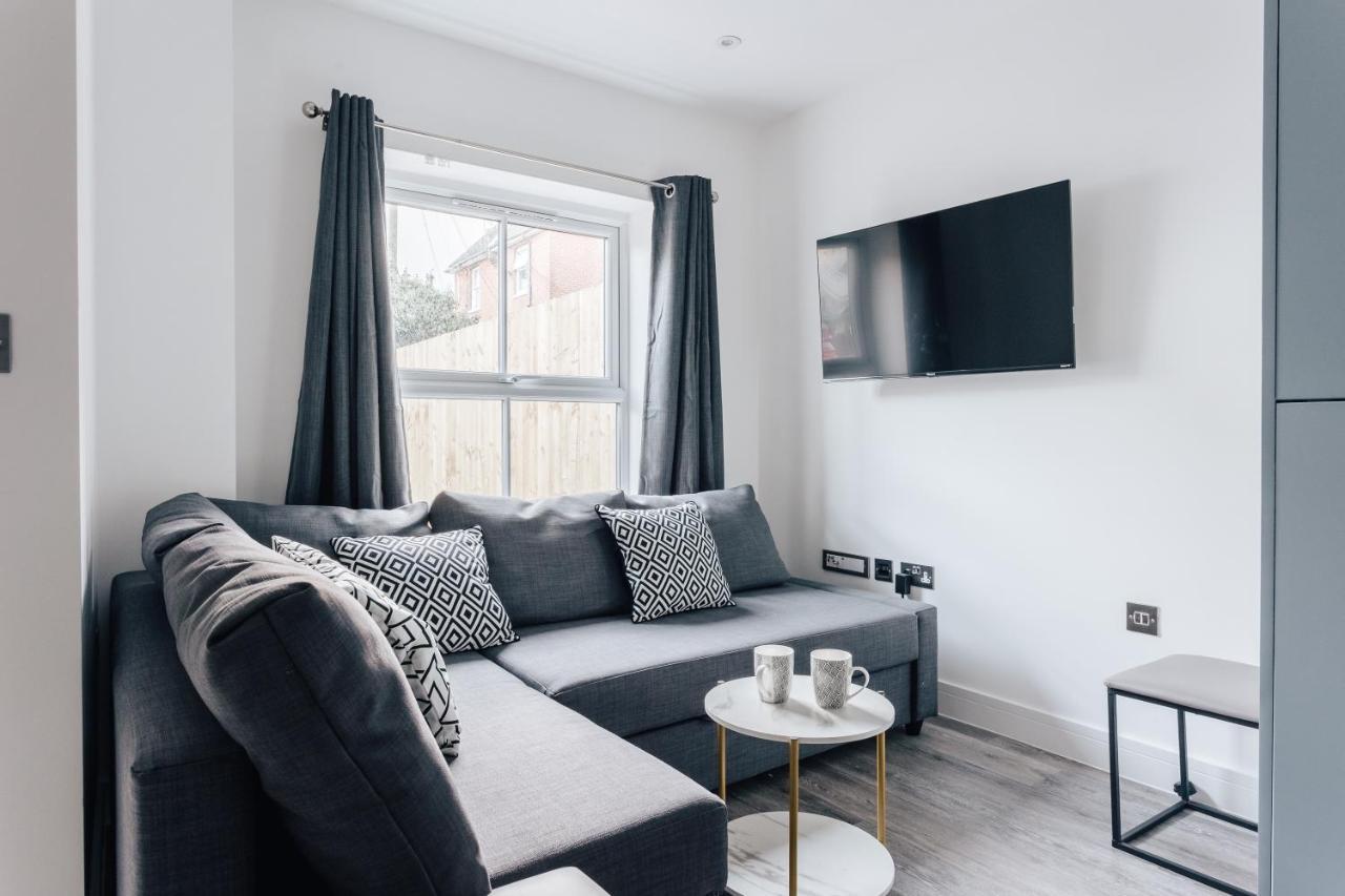 Contemporary Two Bedroom Duplex - Secluded Residence With Parking In A Prime Central Location Bournemouth Esterno foto